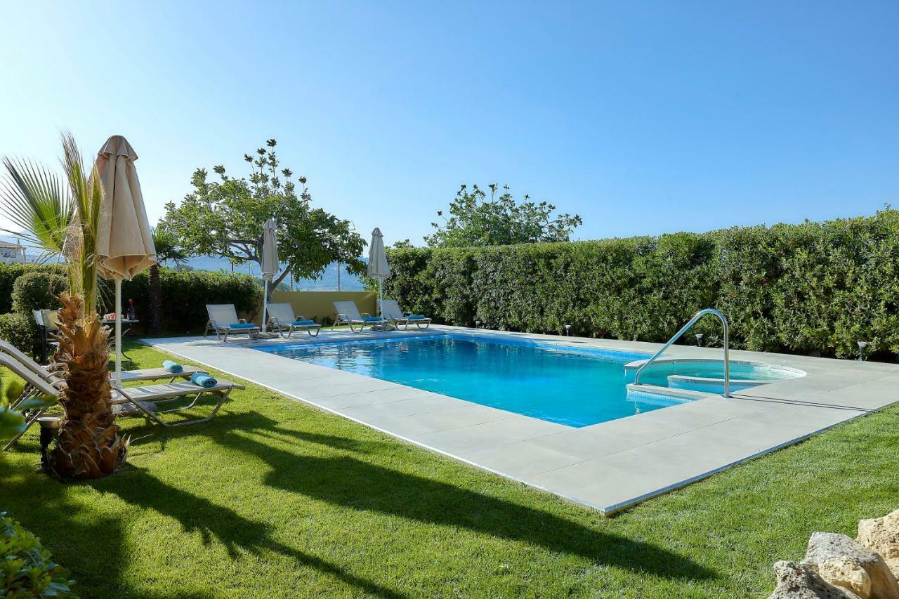 Castello Villa Daphnes - Private Pool & Whirlpool Dafnész Kültér fotó