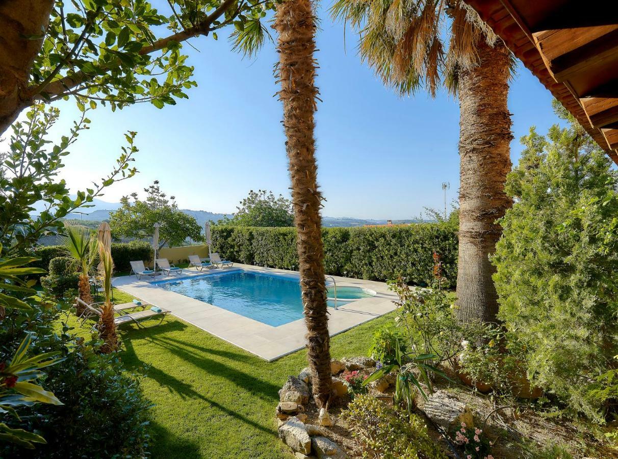 Castello Villa Daphnes - Private Pool & Whirlpool Dafnész Kültér fotó